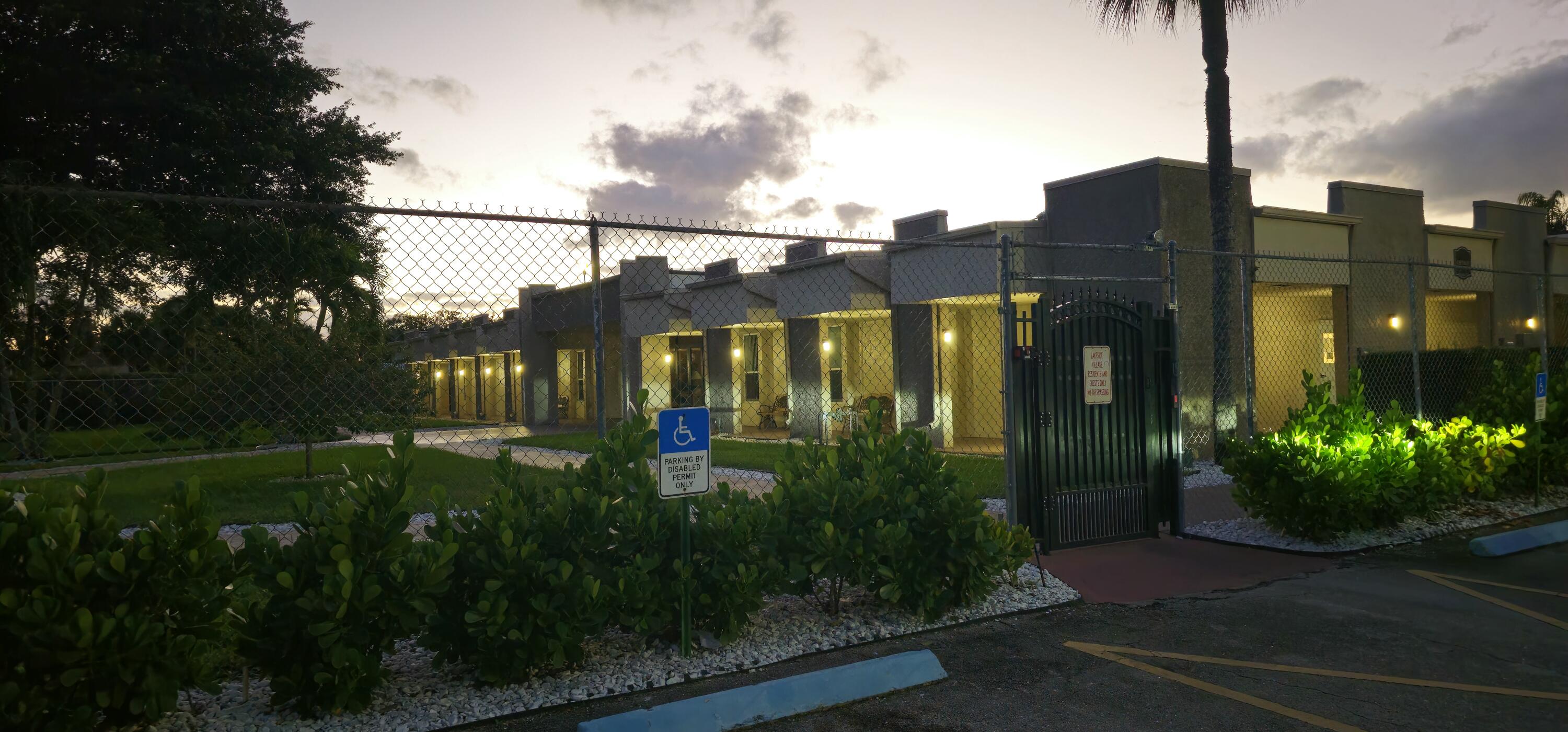 LAKESIDE VILLAGE COND NO 8 - Residential