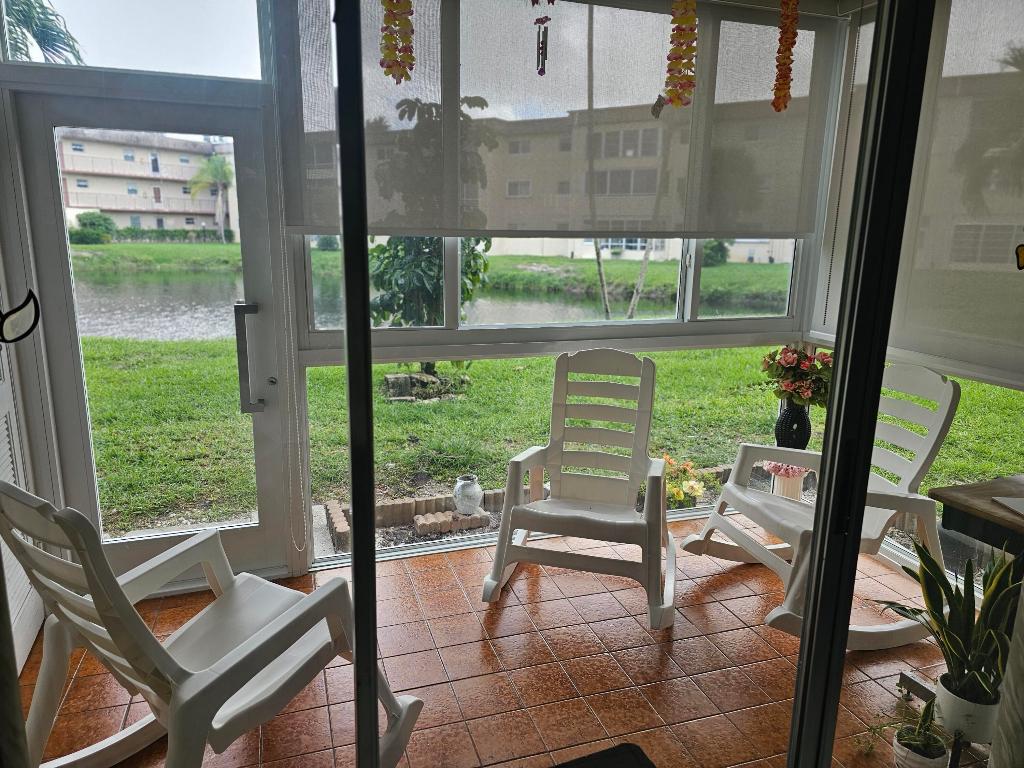 LAKESIDE VILLAGE COND NO 8 - Residential