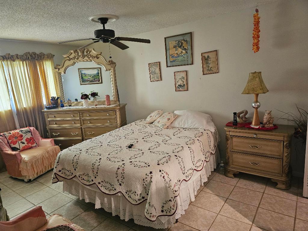 LAKESIDE VILLAGE COND NO 8 - Residential