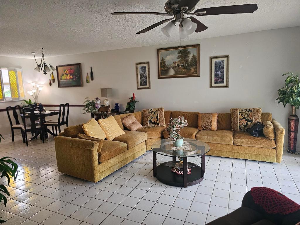 LAKESIDE VILLAGE COND NO 8 - Residential