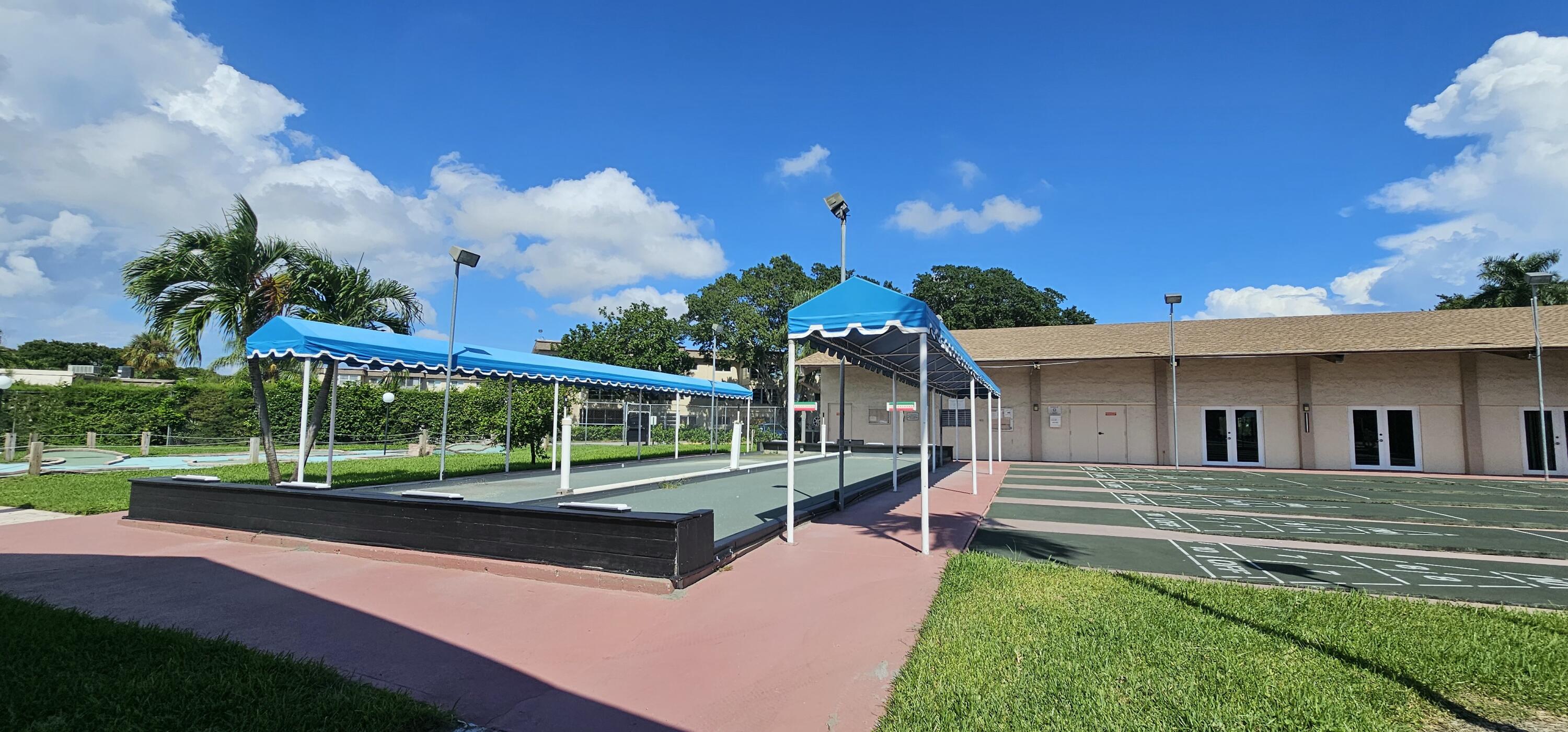 LAKESIDE VILLAGE COND NO 8 - Residential