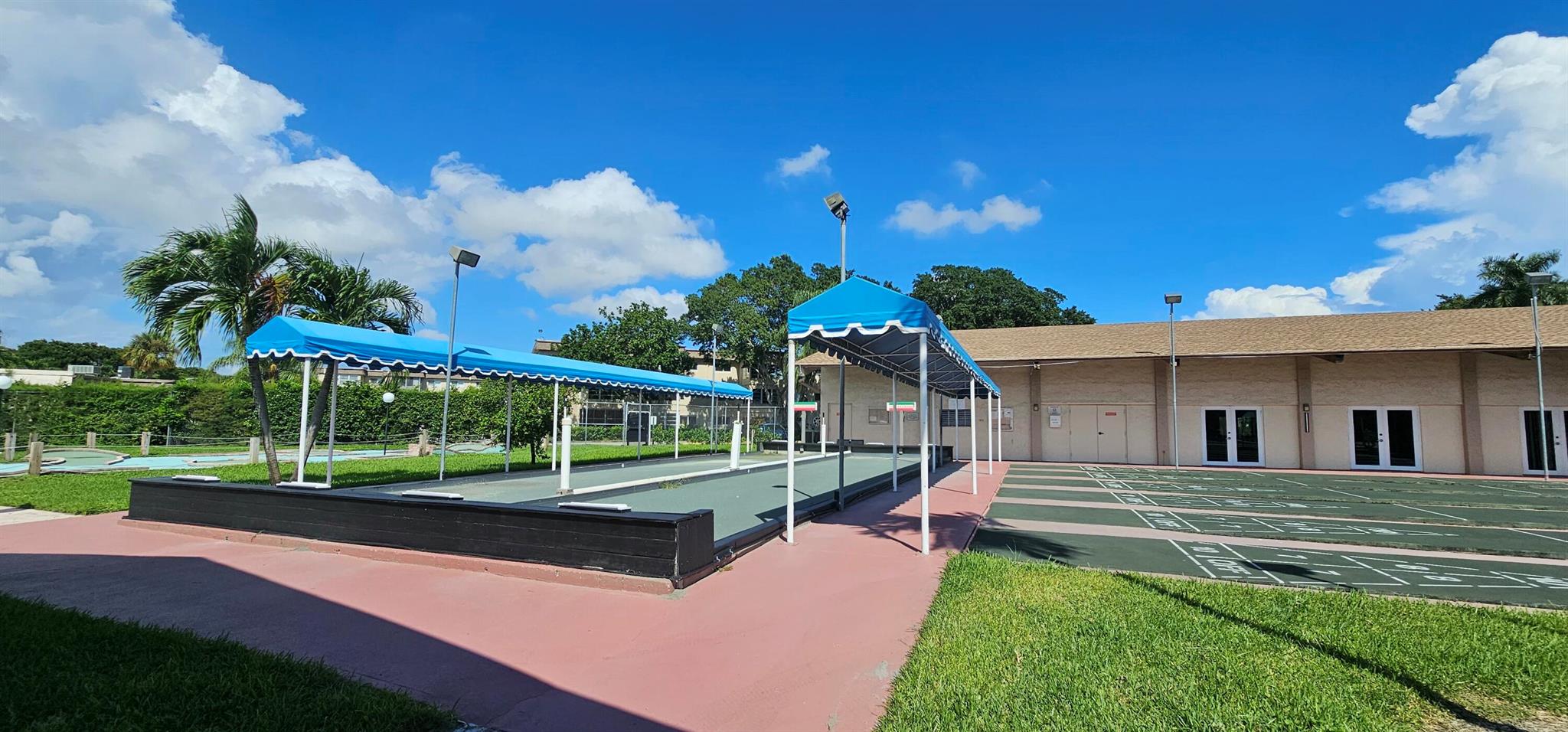 LAKESIDE VILLAGE COND NO - Residential