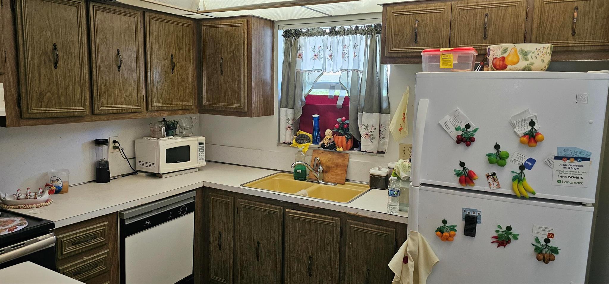 LAKESIDE VILLAGE COND NO - Residential