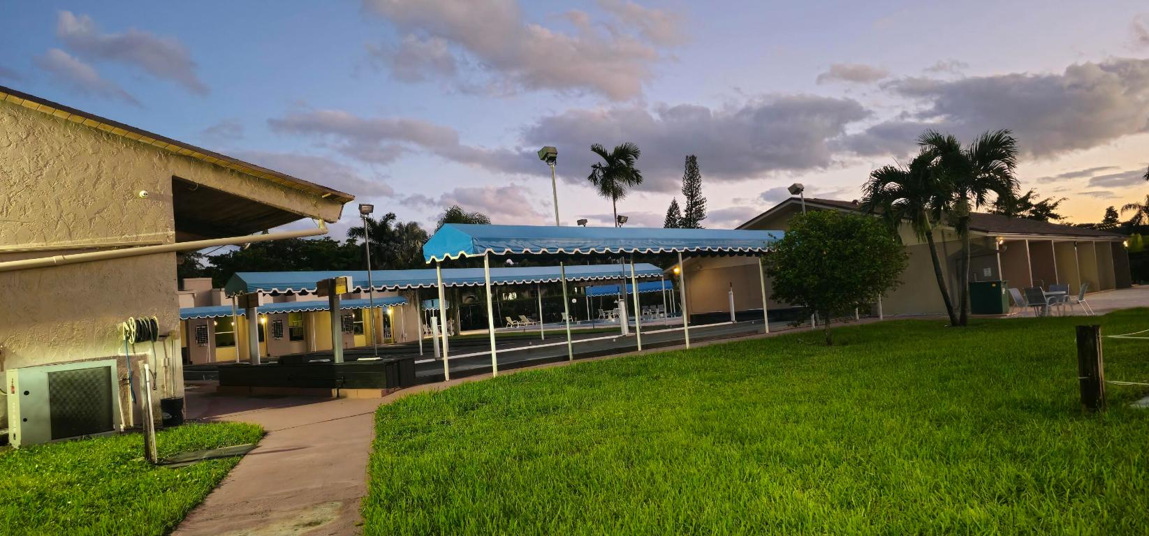 LAKESIDE VILLAGE COND NO 8 - Residential