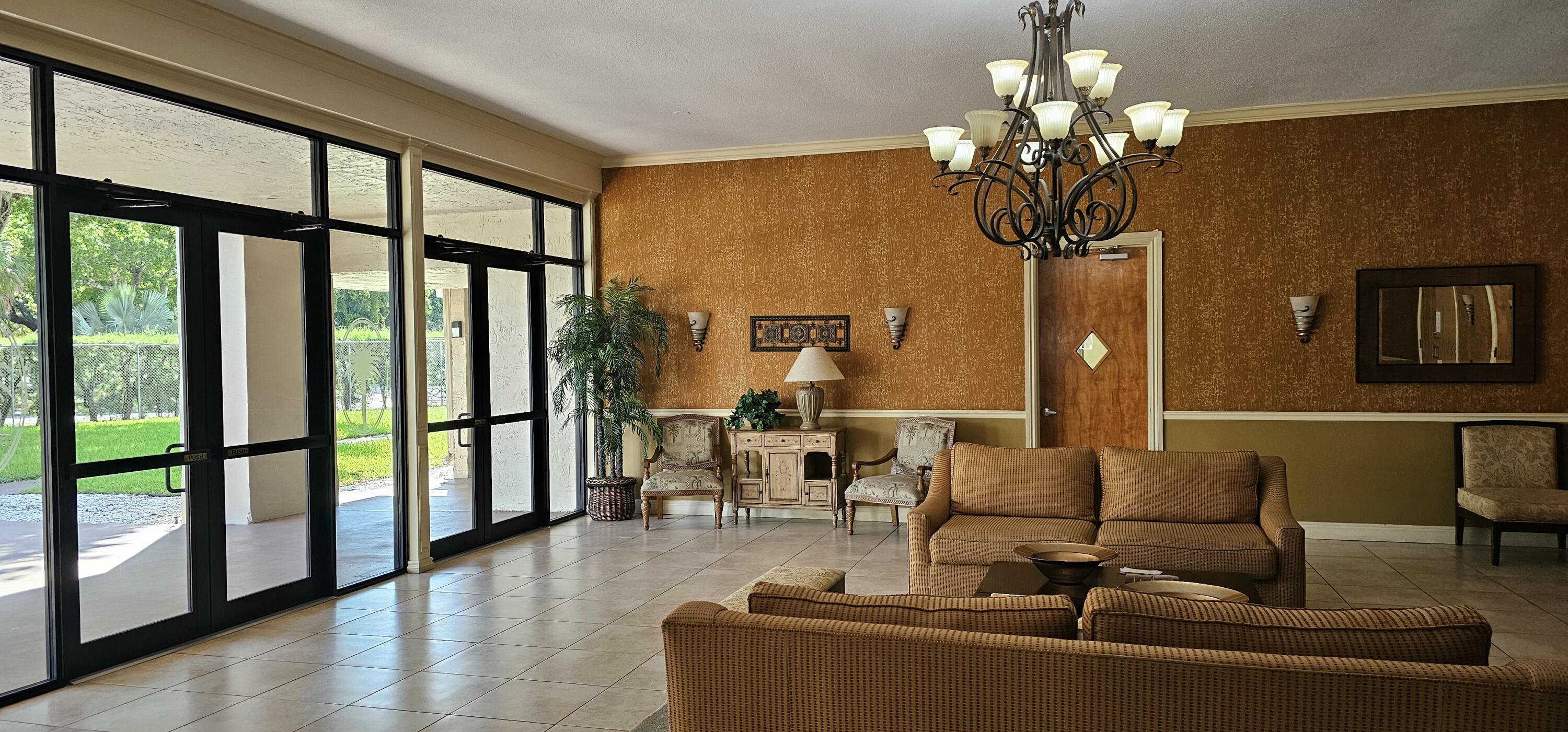 LAKESIDE VILLAGE COND NO 8 - Residential