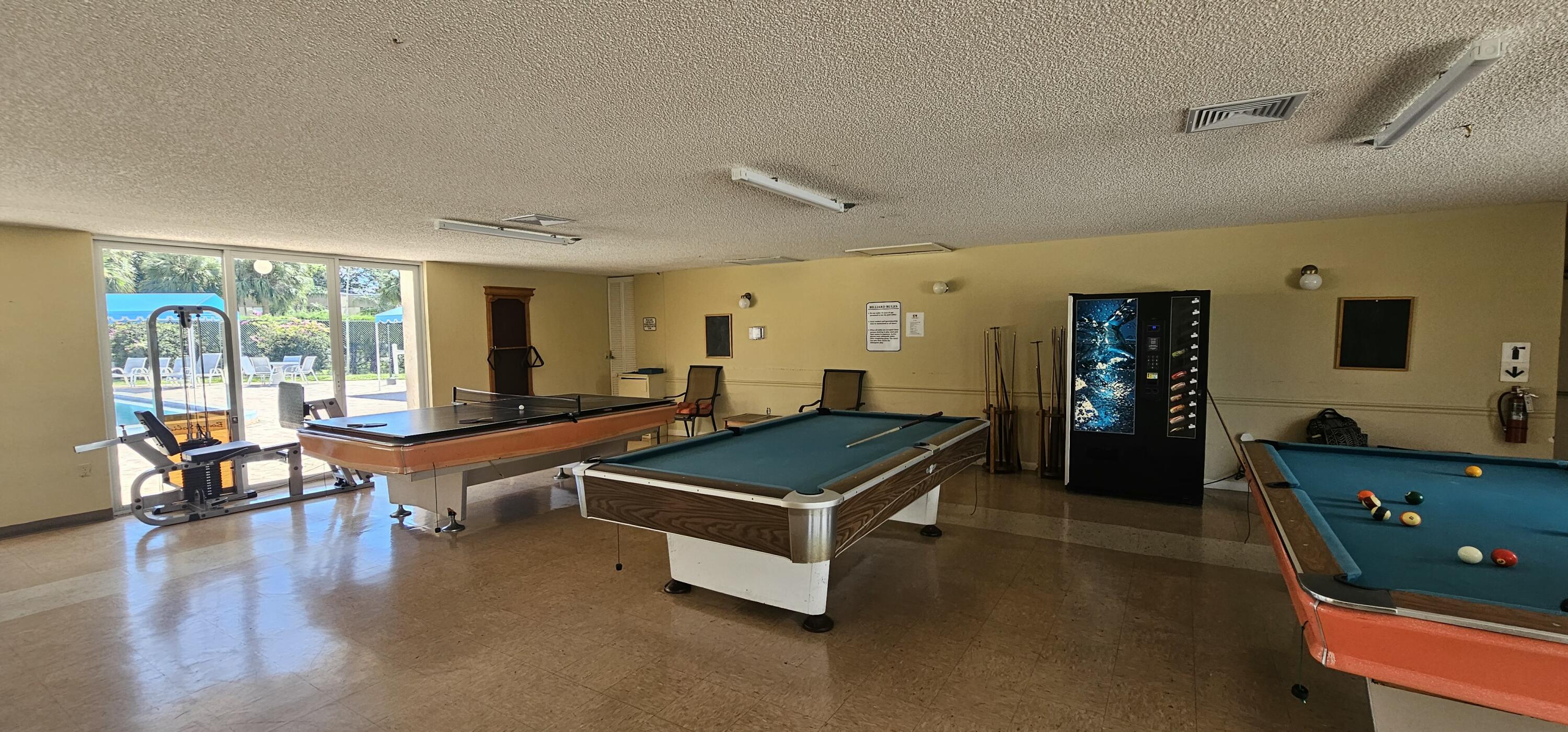 LAKESIDE VILLAGE COND NO 8 - Residential