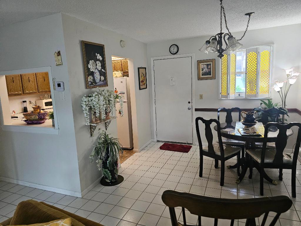 LAKESIDE VILLAGE COND NO 8 - Residential