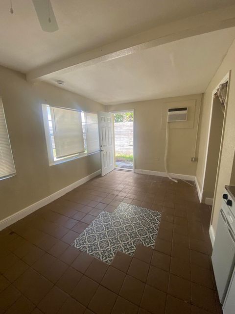 908 NE 17th Terrace 1-6 Fort Lauderdale FL 4568