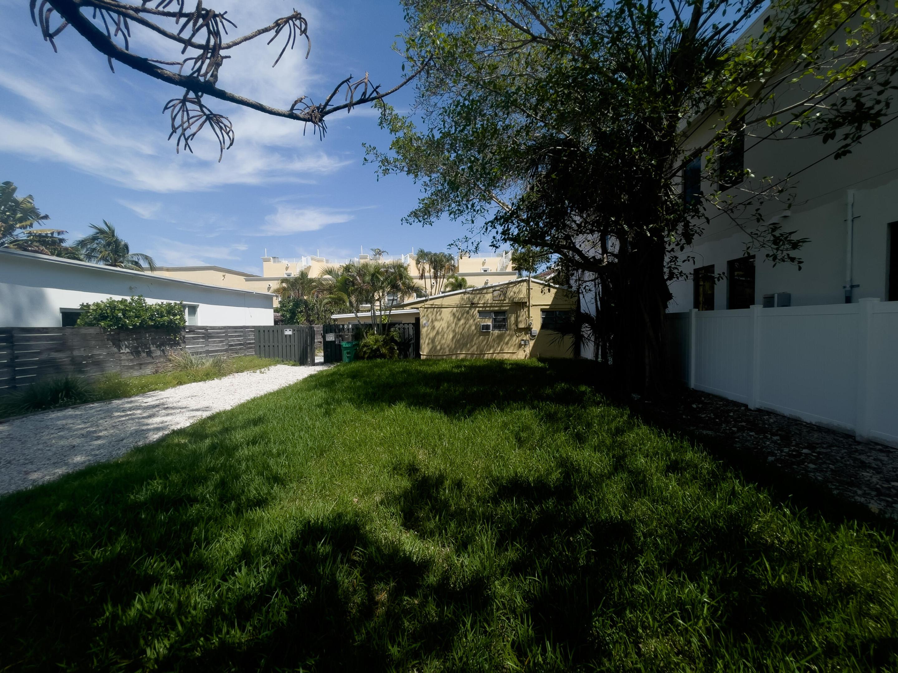 908 NE 17th Terrace 1-6