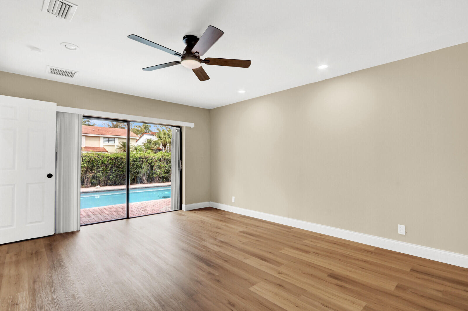 VISTA VERDE SEC 1 - Residential