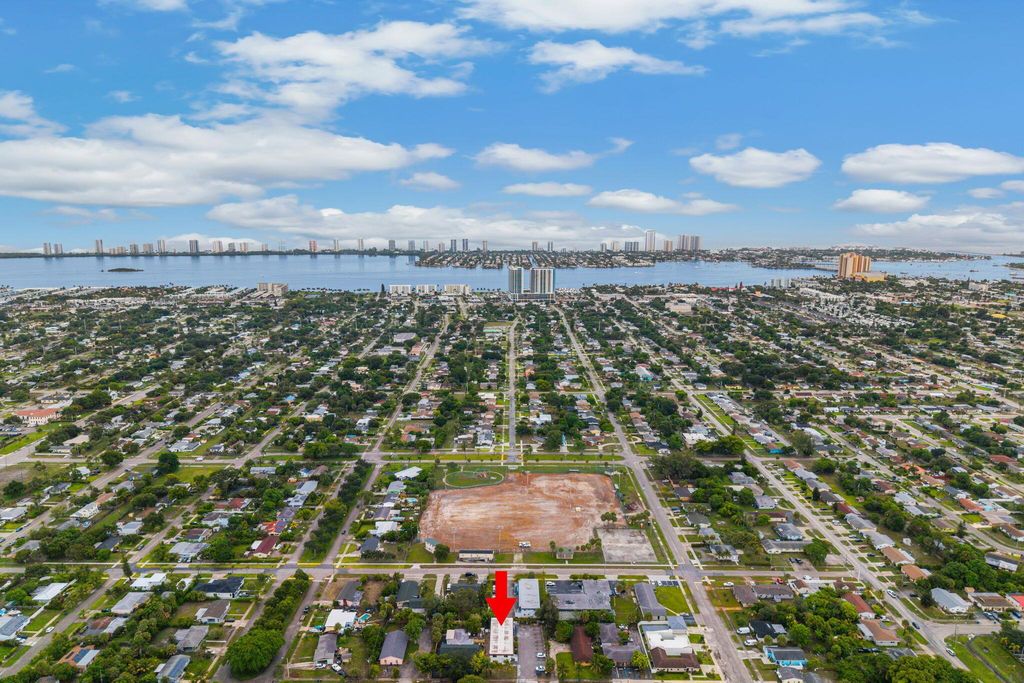 Photo of 233 7th Court #7, Lake Park, FL 33403 (MLS # R11105400)