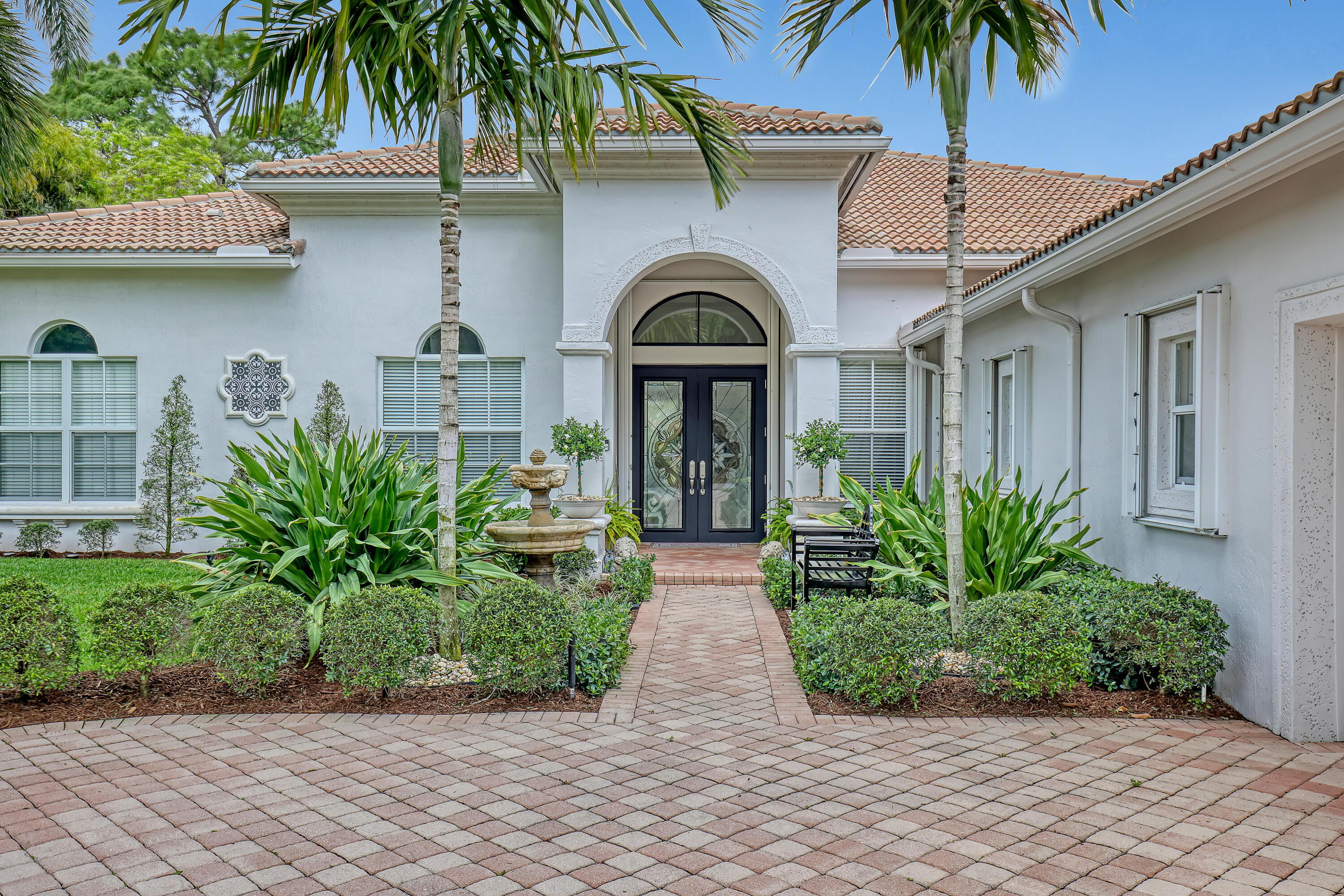 7807 Ironhorse Boulevard