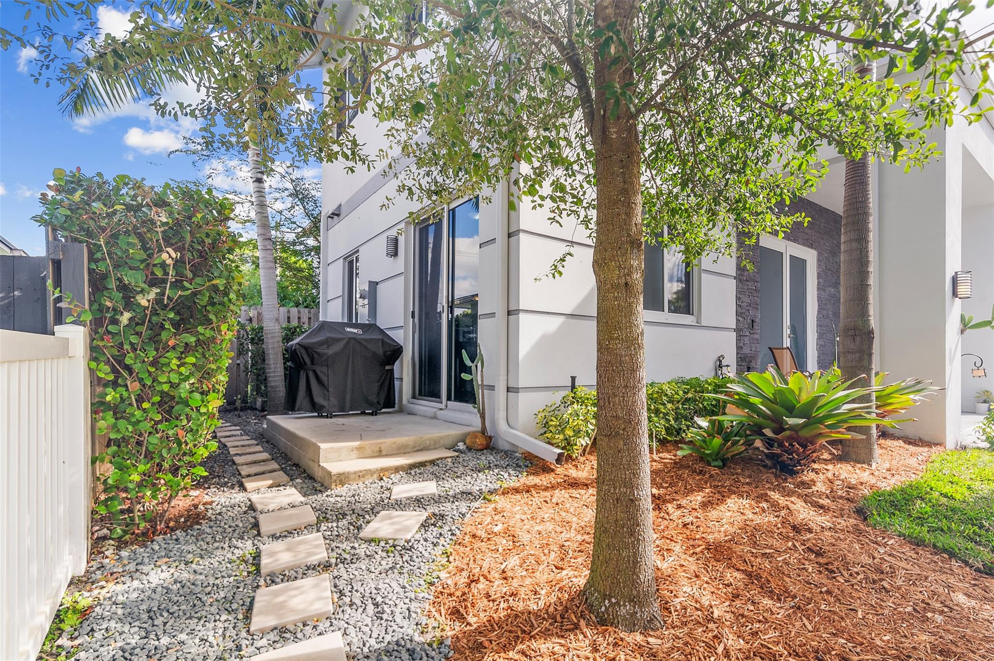 1110 NE 14th Avenue