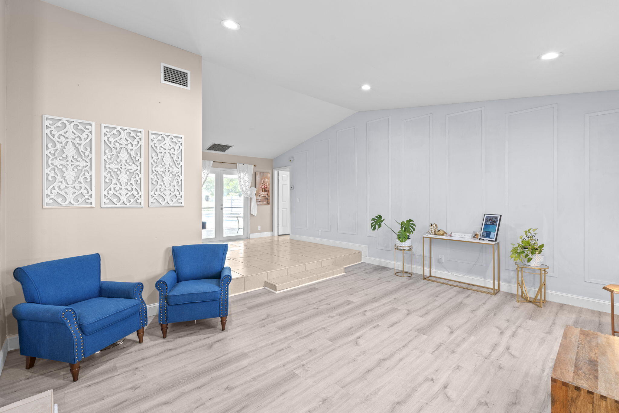 EASTWOOD OF WELLINGTON 3 - Residential