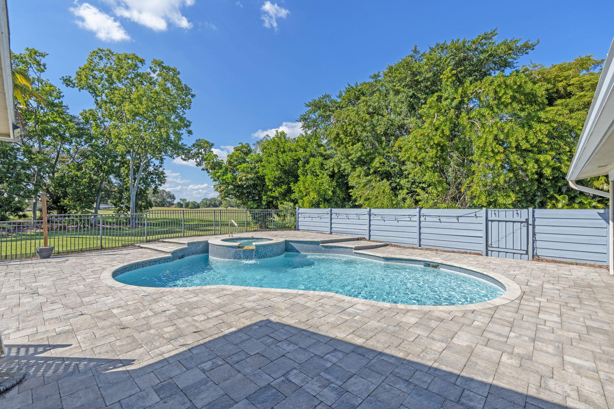 EASTWOOD OF WELLINGTON 3 - Residential