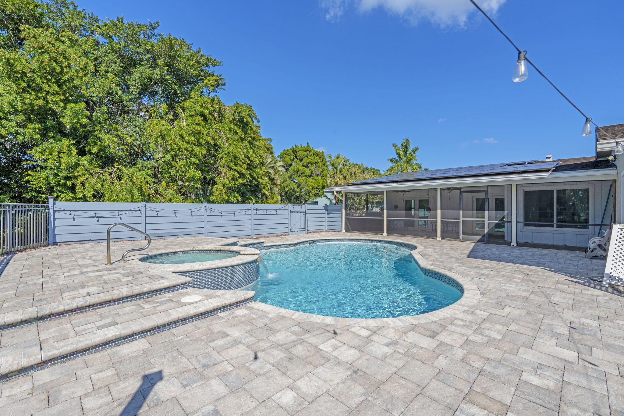 EASTWOOD OF WELLINGTON 3 - Residential