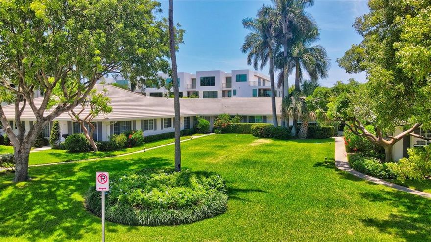 FABULOUS LOCATION..SPACIOUS 2 BEDROOM 2 BATH VILLA WITH SCREENED PORCH JUST 2 BLOCKS TO THE BEACH..THIS CHARMING HOME HAS BEEN WELL MAINTAINED AND IS IN VINTAGE CONDITION WITH BEAUTIFUL TERRAZZO FLOORS THROUGHOUT..DOWNTOWN DELRAY IS JUST OVER ATLANTIC BLVD BRIDGE WITH GREAT NIGHTLIFE, SHOPS & FINE RESTAURANTS..