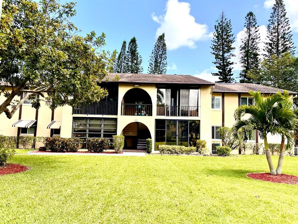 Photo of 312 Pine Ridge Circle Cir #B-1, Green Acres, FL 33463 (MLS # R10793944)