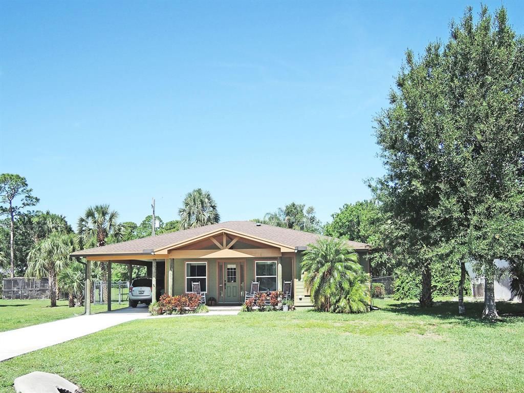 Photo of 4915 Seagrape Drive, Fort Pierce, FL 34982 (MLS # R10886774)