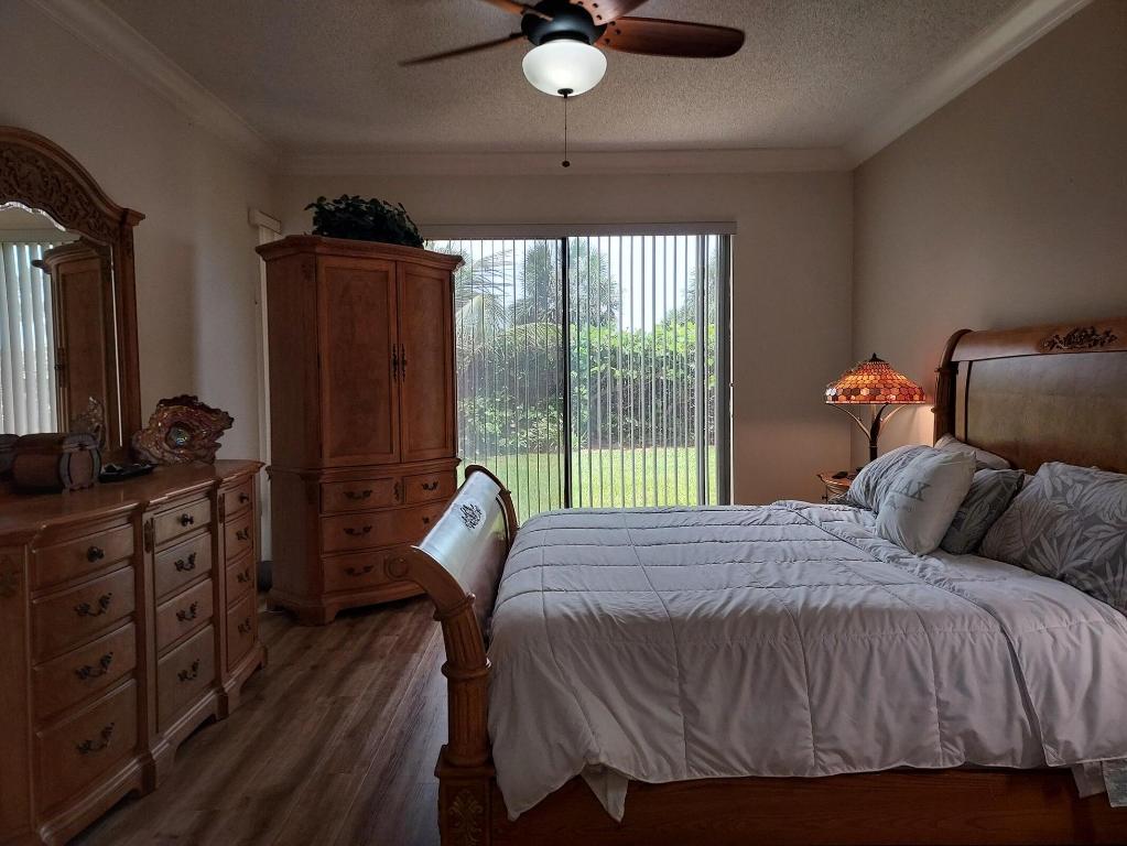 TIARA TOWERS CONDOMINIUM - Residential