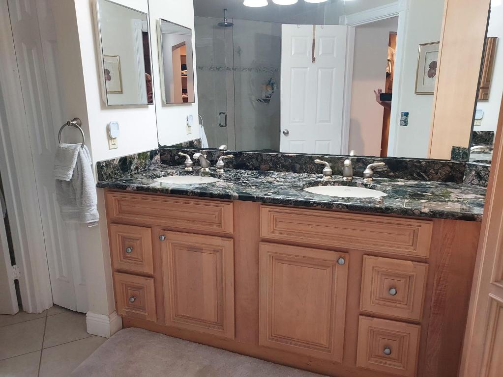 TIARA TOWERS CONDOMINIUM - Residential