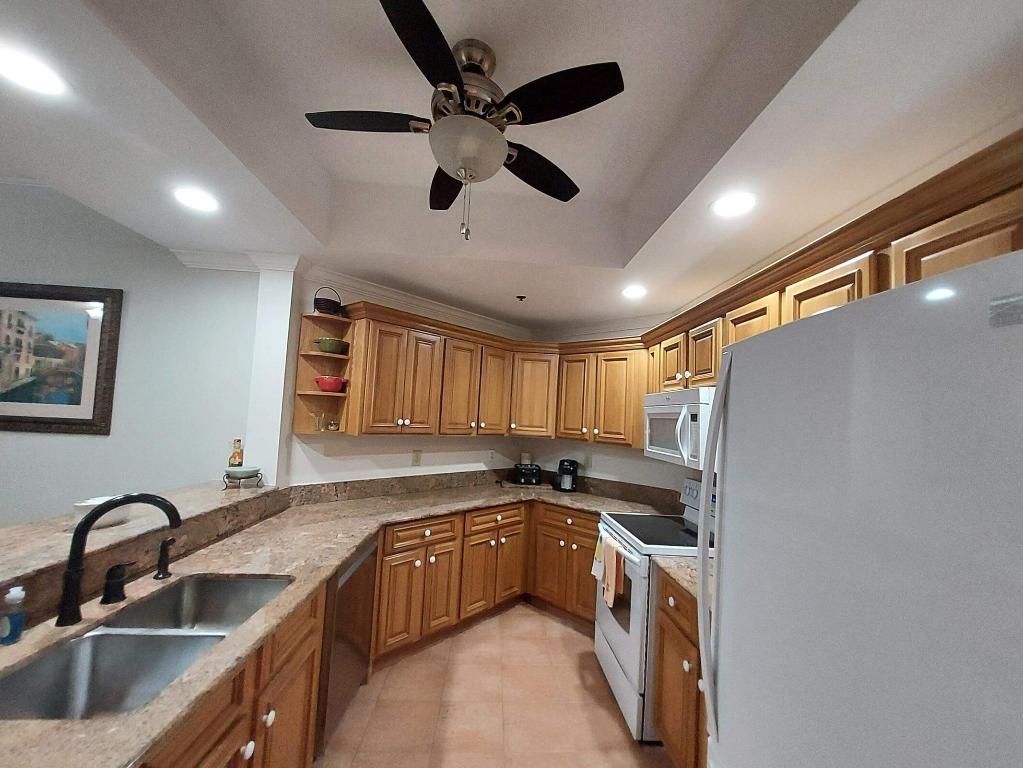 TIARA TOWERS CONDOMINIUM - Residential