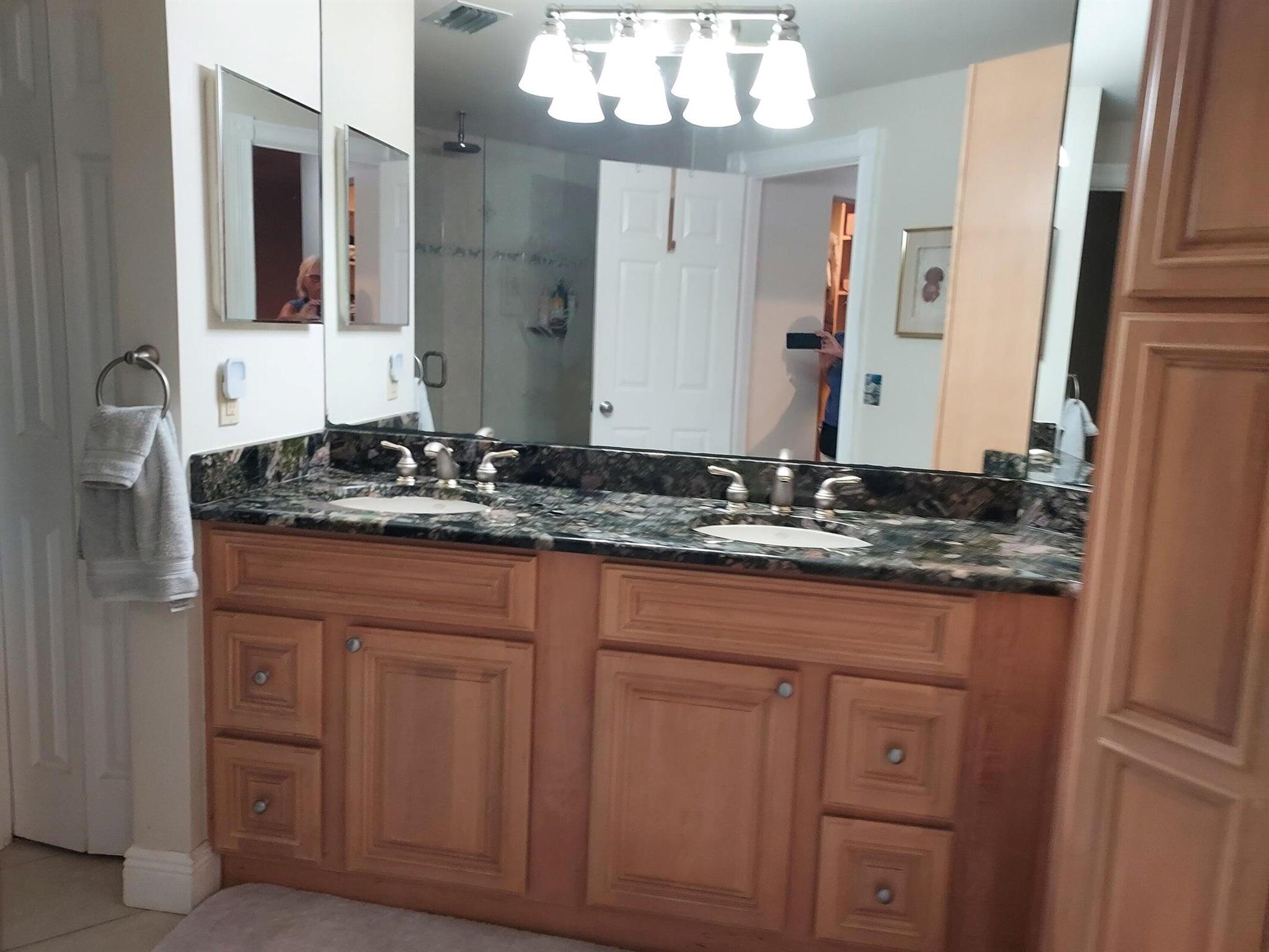 TIARA TOWERS CONDOMINIUM - Residential