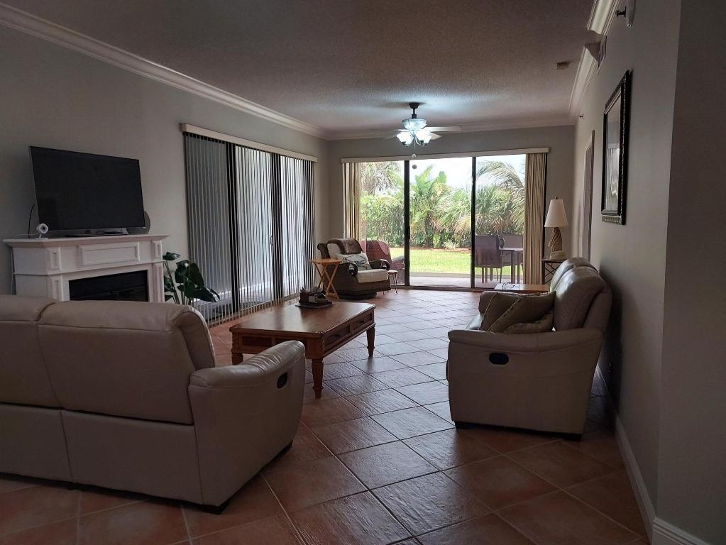 TIARA TOWERS CONDOMINIUM - Residential