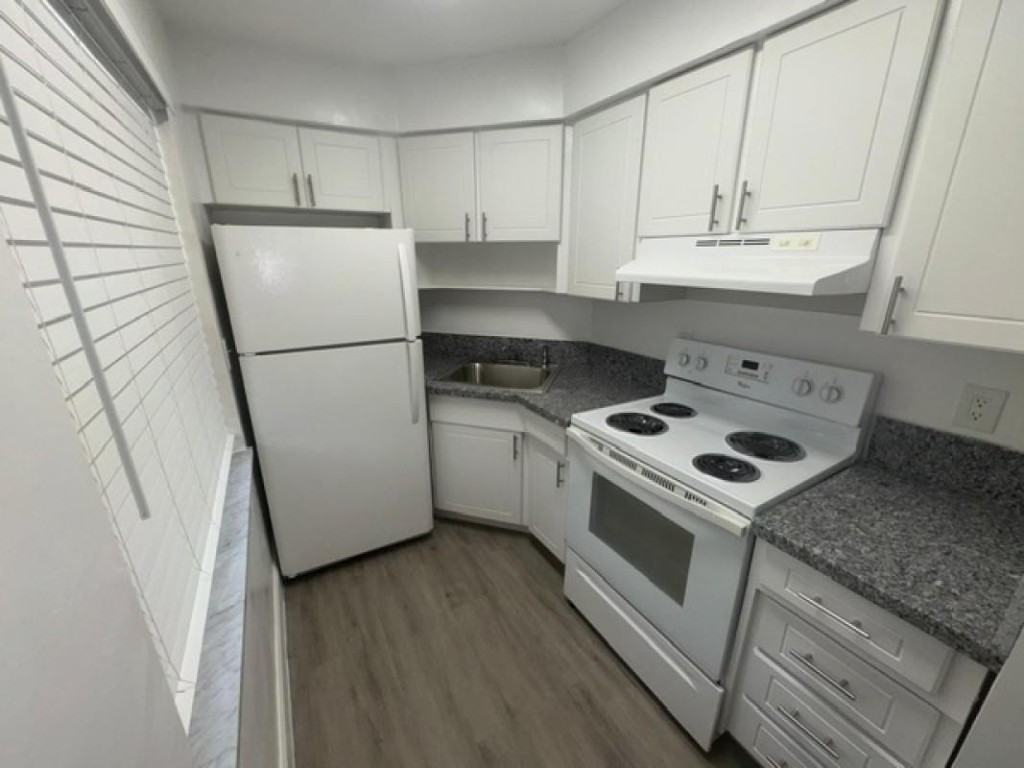 707 NE 10th Street 3