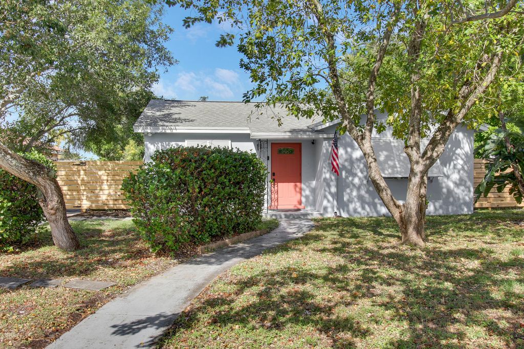 Photo of 1224 19th Avenue N, Lake Worth Beach, FL 33460 (MLS # R11035718)