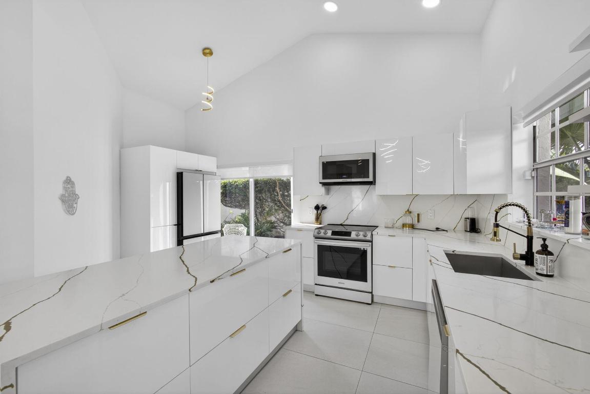 BARCLAY CLUB AT PGA NATL - Residential