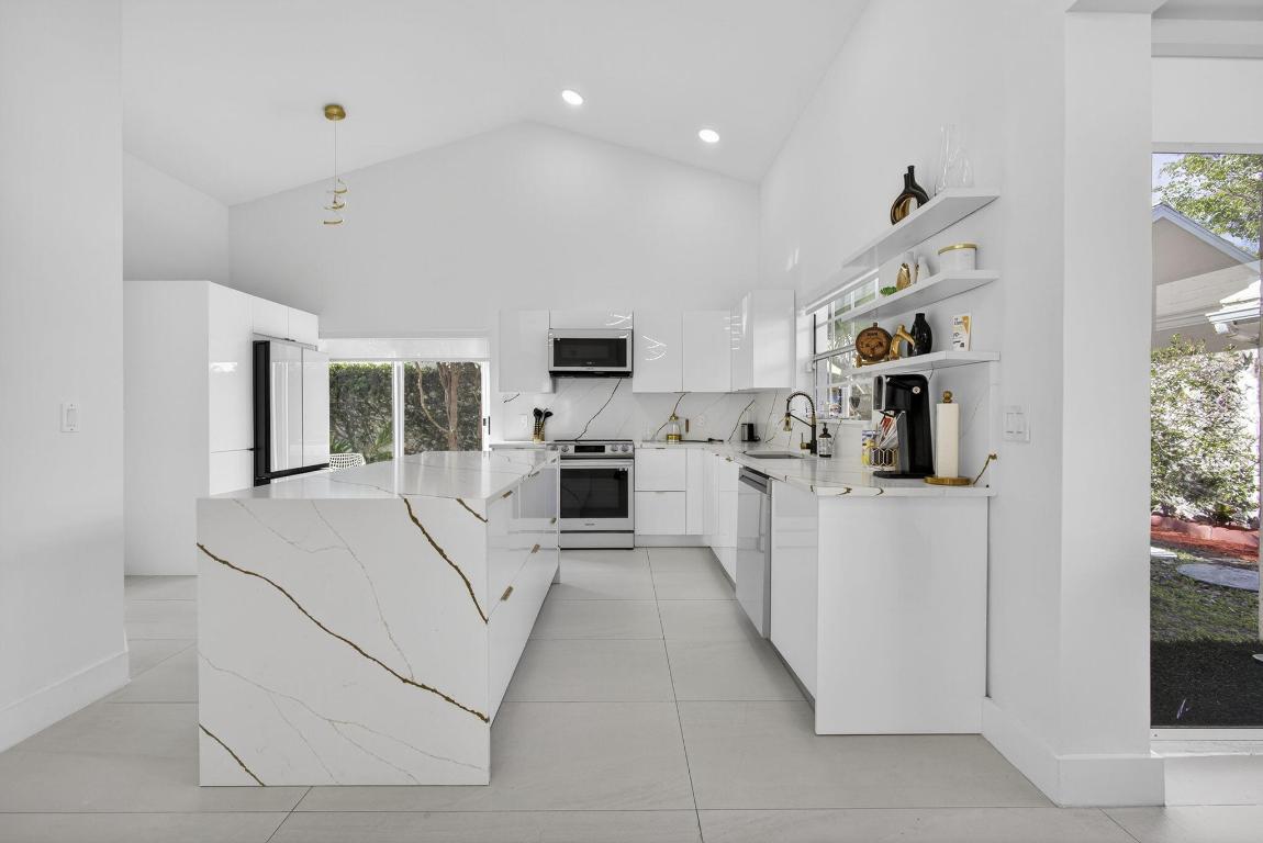 BARCLAY CLUB AT PGA NATL - Residential