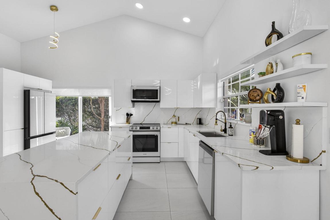 BARCLAY CLUB AT PGA NATL - Residential