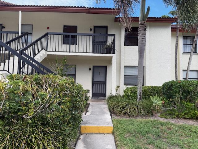 Beautiful 1st-Floor Unit in Boca Del Mar! This spacious 2 bedroom, 2 bath residence features ceramic tile throughout, a screened-in private patio, and the convenience of a washer & dryer tucked away in the patio storage closet.Prime Location!Situated in the desirable Boca Del Mar area, this community offers top-rated A+ schools, easy access to I-95, and is within walking distance to shopping centers, dining, and more.1st Month's Rent $2200 and Security Deposit of $2200 required by Landlord.