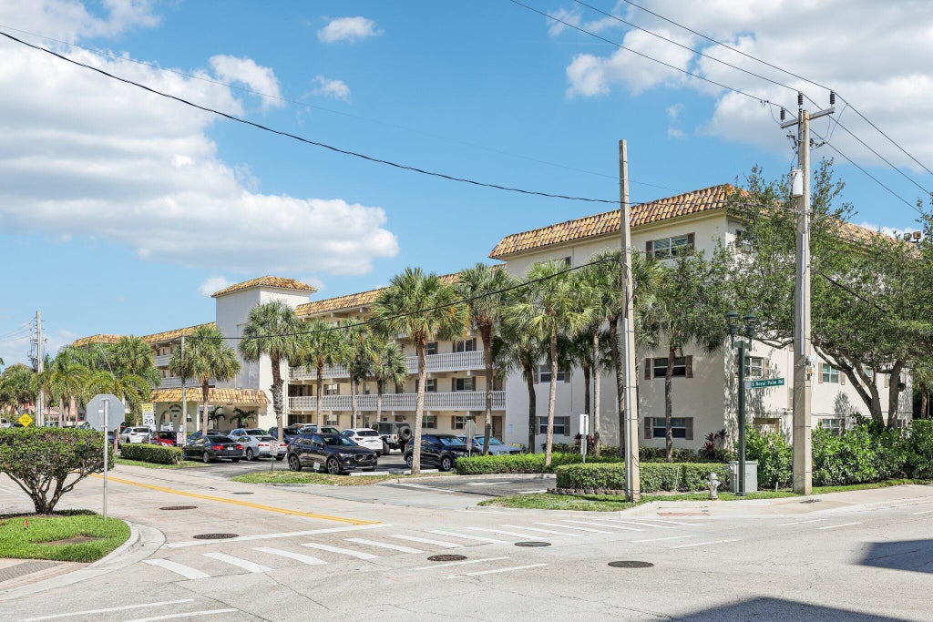 Photo of 200 E Royal Palm Road #3040, Boca Raton, FL 33432 (MLS # B26083075)