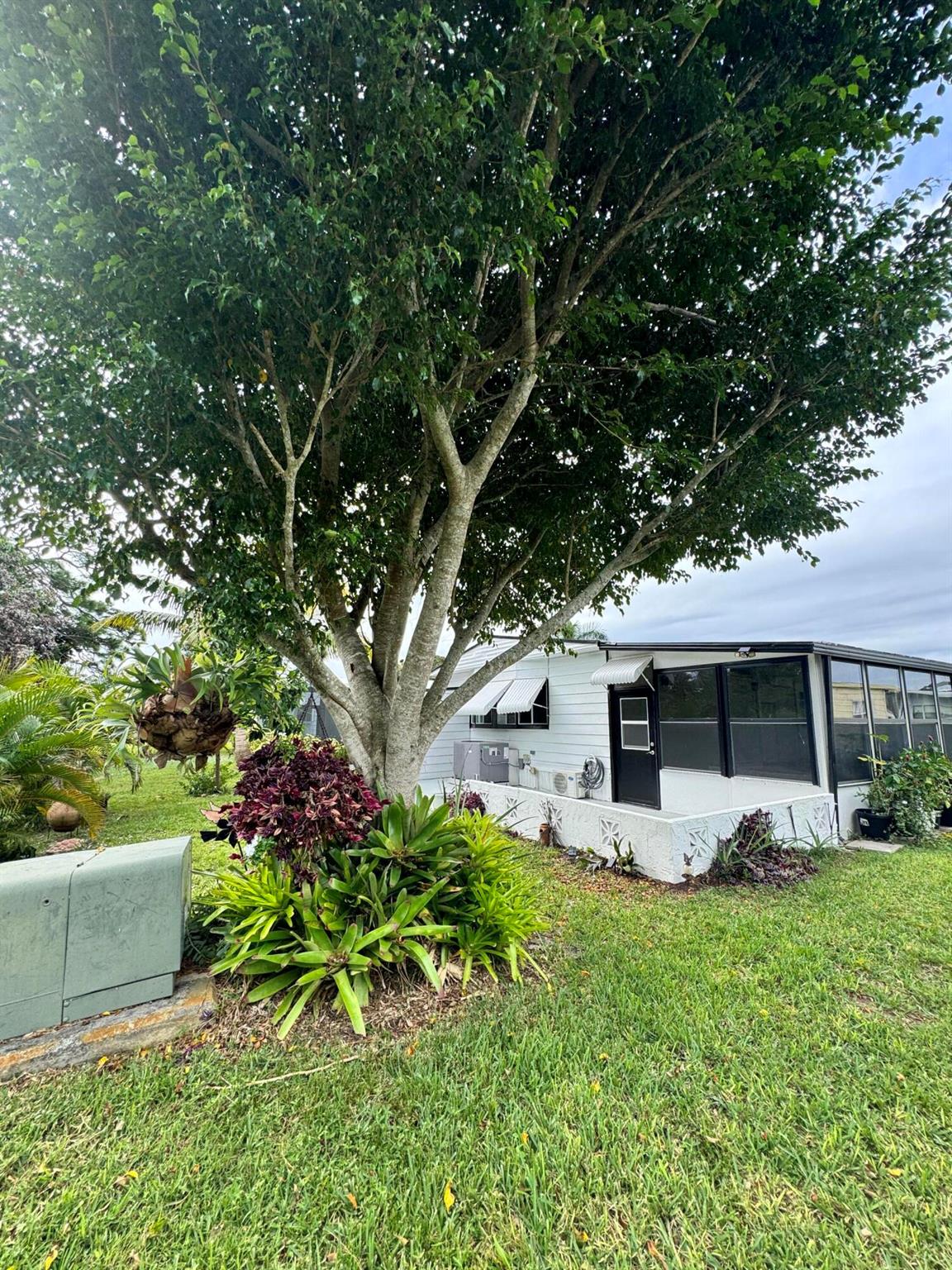 Spanish Lakes Country Clu - Residential