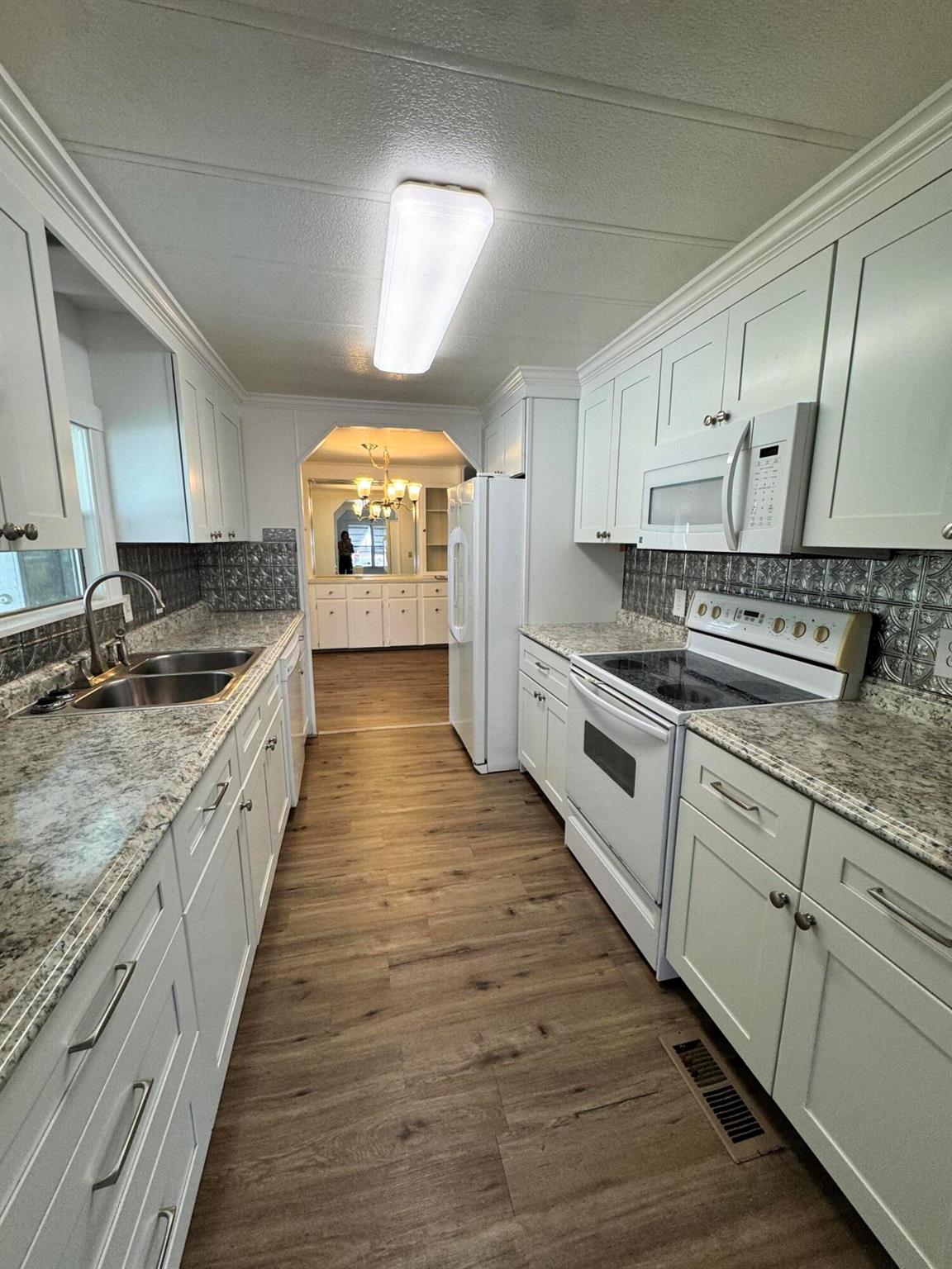 Spanish Lakes Country Clu - Residential