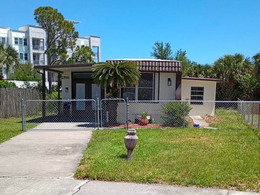 2591 AMBERLY RD NE, PALM BAY, FL 32905 - Image c15cc7295a1c52fcd5e37a36636e749a/4014155538