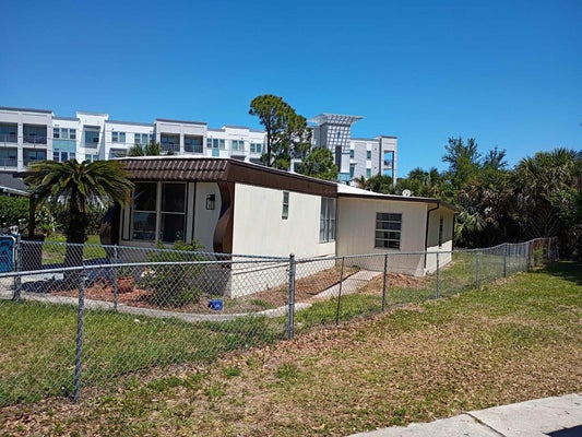 2591 AMBERLY RD NE, PALM BAY, FL 32905 - Image c15cc7295a1c52fcd5e37a36636e749a/74524543