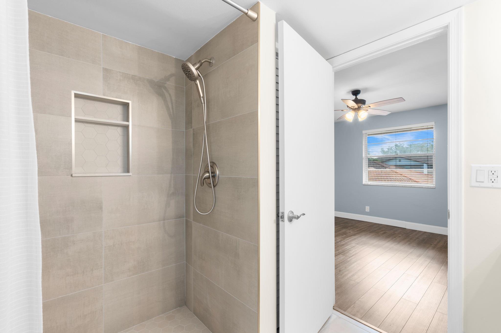 PALM VILLAGE CONDO - Residential Lease