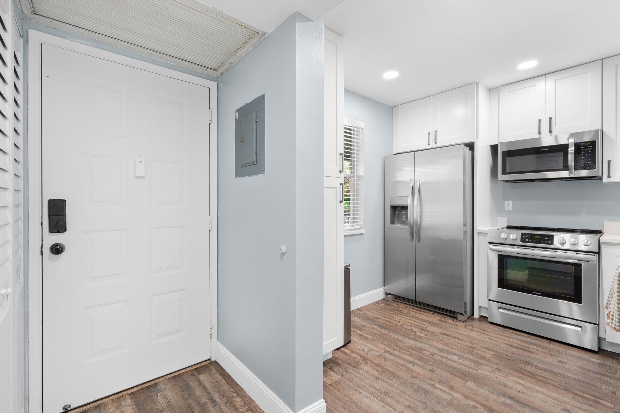 PALM VILLAGE CONDO - Residential Lease