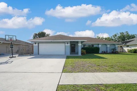 141 Sunflower Circle, Royal Palm Beach, FL MLS: R11069458