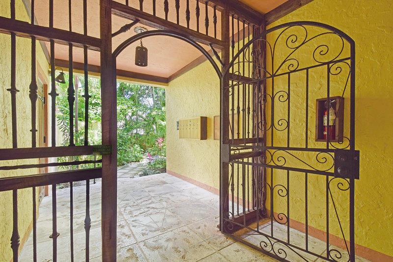 BIENESTAR CONDO - Residential