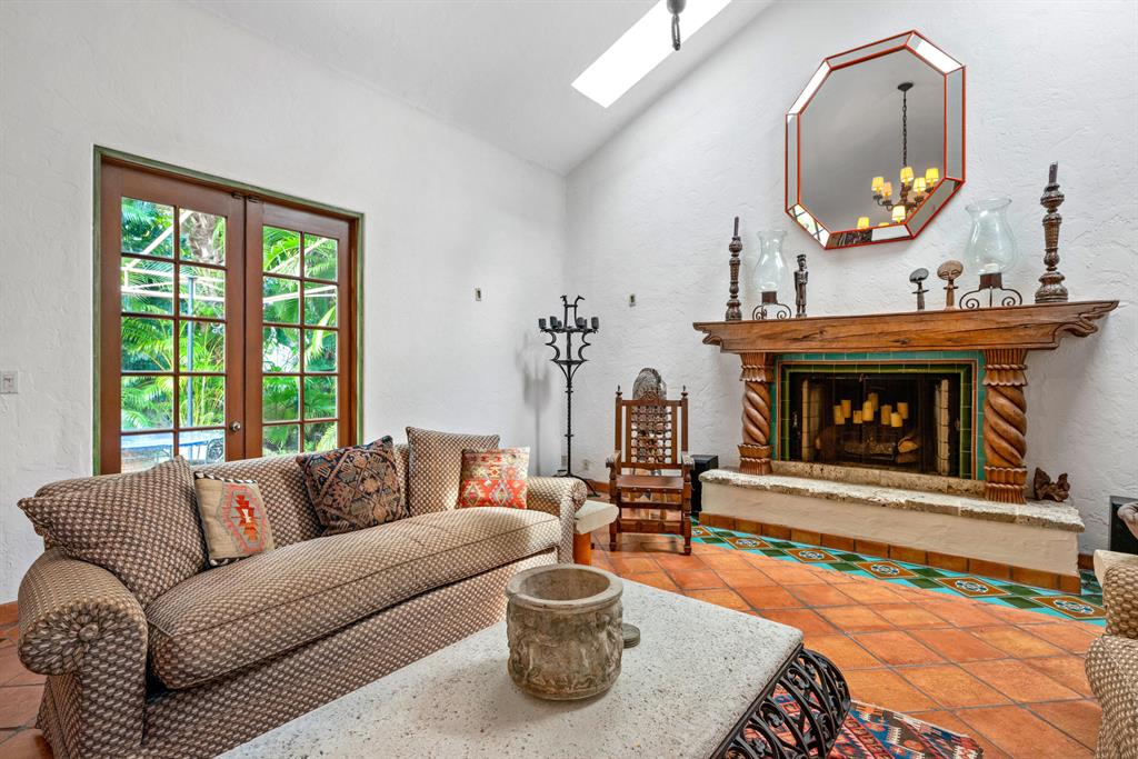 BIENESTAR CONDO - Residential