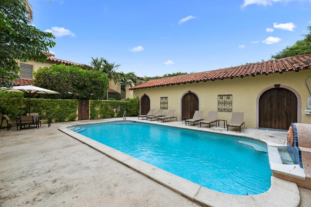 BIENESTAR CONDO - Residential