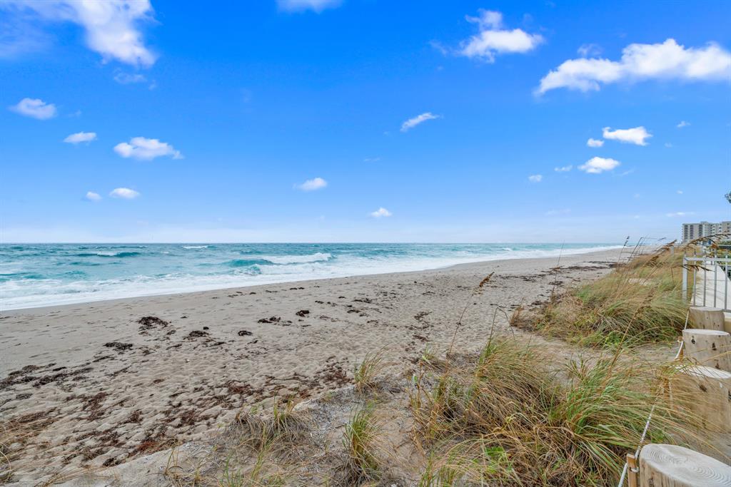 BIENESTAR CONDO - Residential