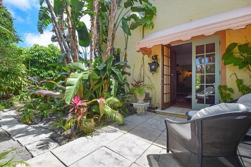 BIENESTAR CONDO - Residential