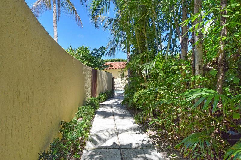 BIENESTAR CONDO - Residential