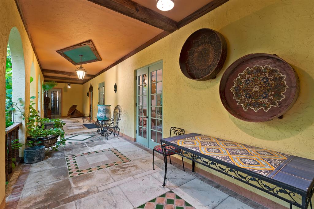 BIENESTAR CONDO - Residential