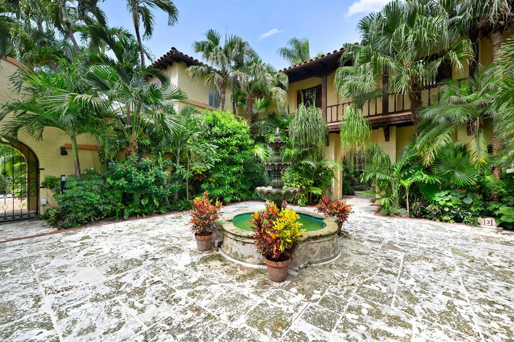 BIENESTAR CONDO - Residential